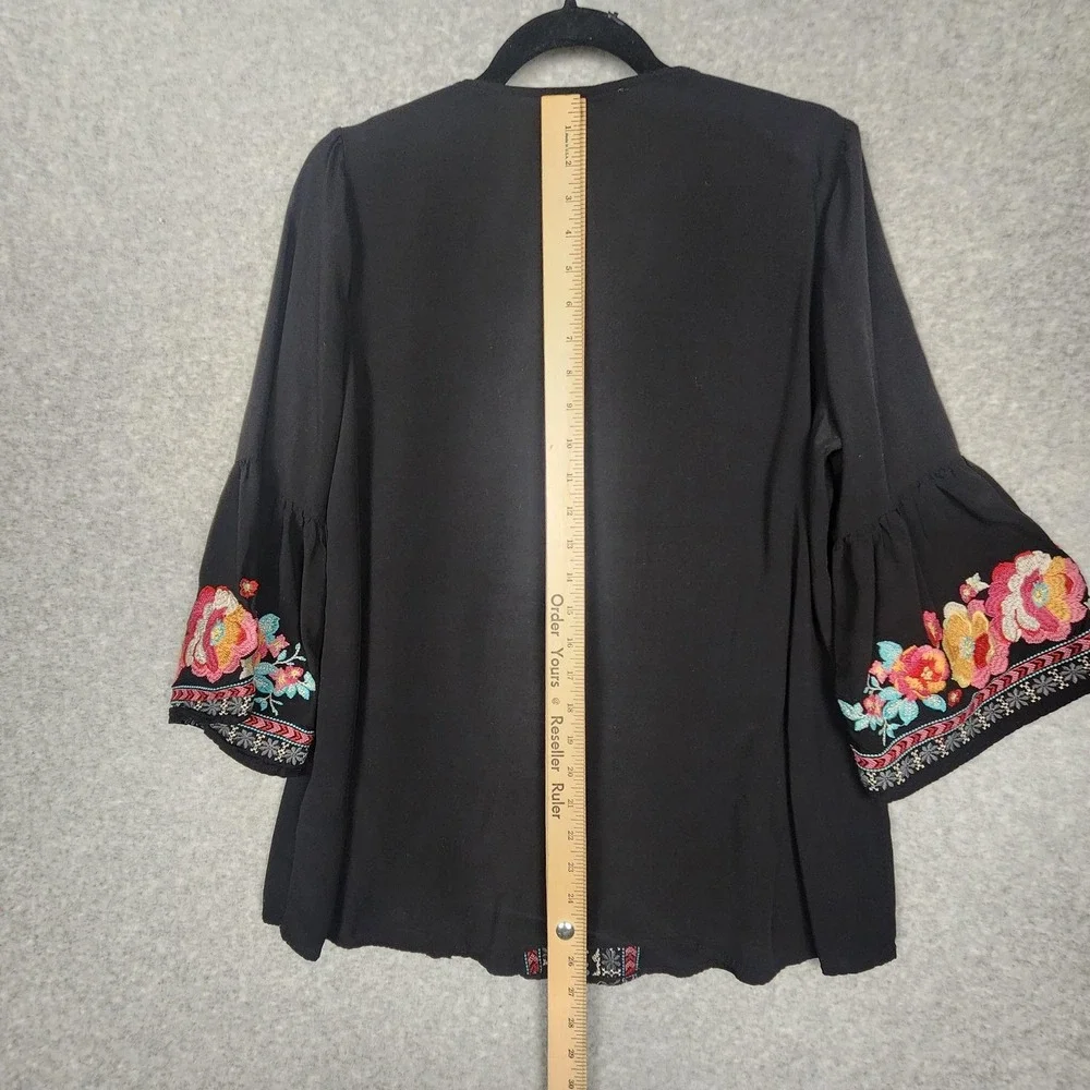 Andree by‎ Unit Blouse Womens Medium Black Embroidered Floral Boho Peasant Top - Picture 8 of 12